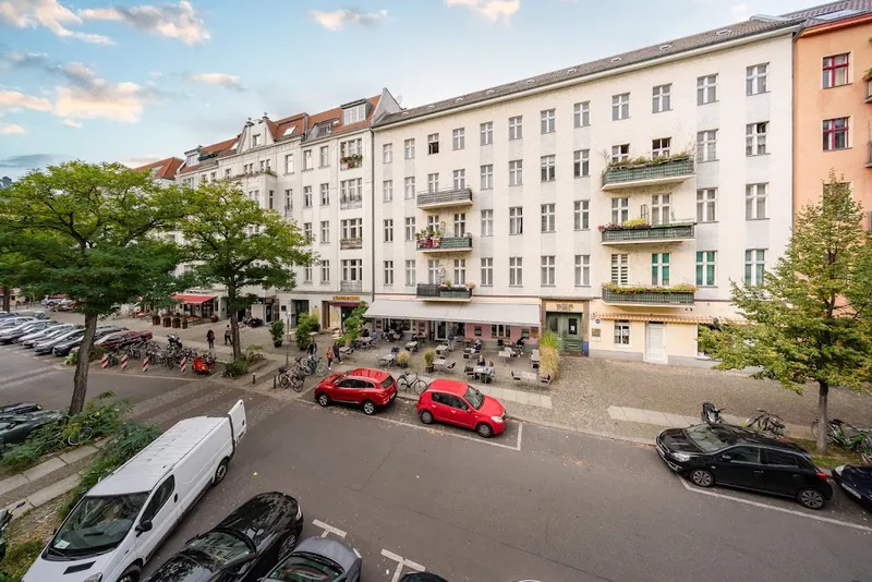 4-Zimmer-Wohnung mit Balkon - Selbstrenovierer gesucht - ehemalige Raucherwohnung — photo 1